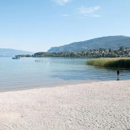 Voilier Sunbeam Yachts 27,5 A Quai Au Grand Port Aix Les Bains Bateau-hôtel *