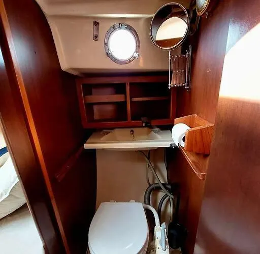 Voilier Sunbeam Yachts 27,5 A Quai Au Grand Port Aix Les Bains 엑스레뱅